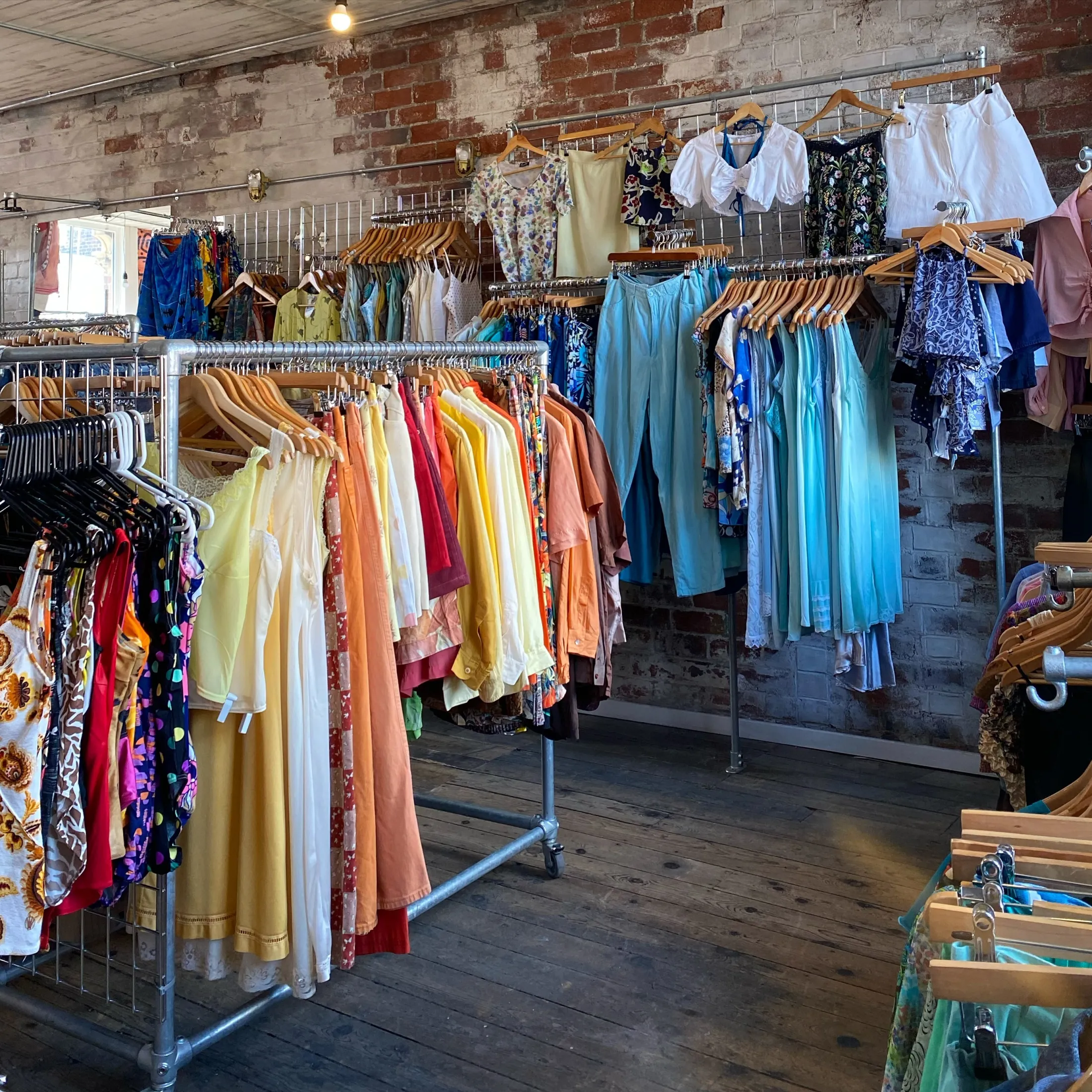 Blue Rinse Vintage @blue.rinse.vintage