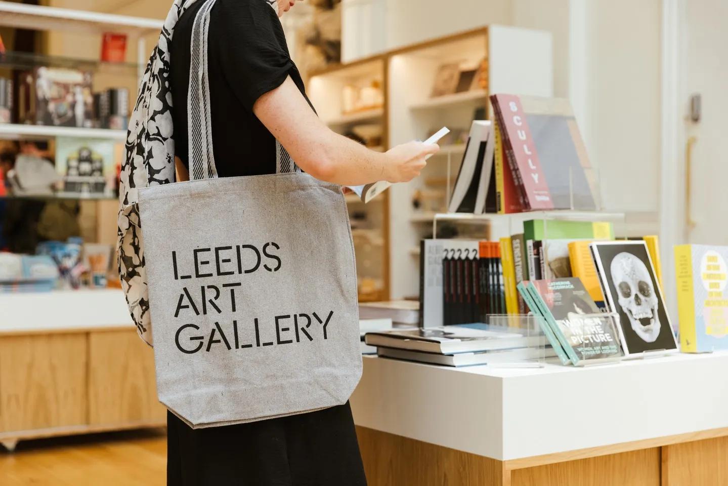 Leeds Art Gallery @leedsartgallery